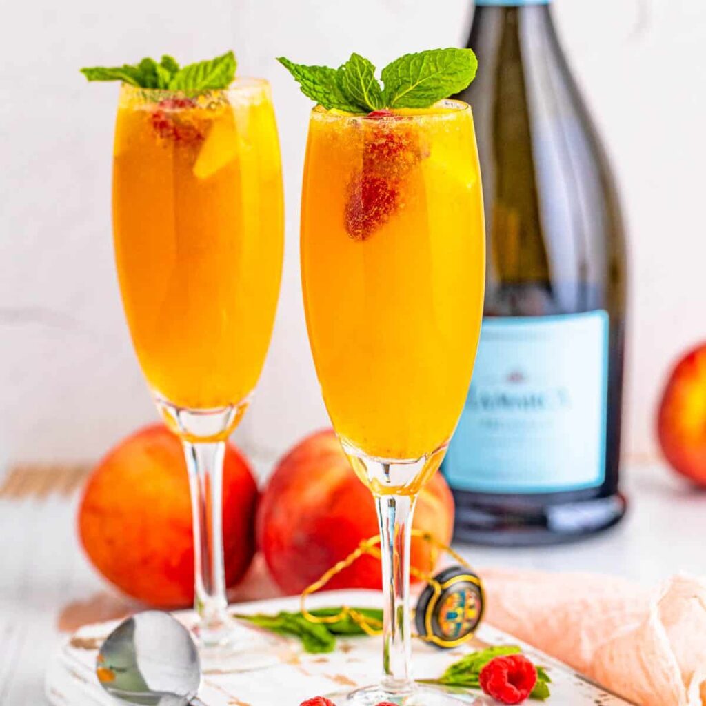 Bellini cocktail