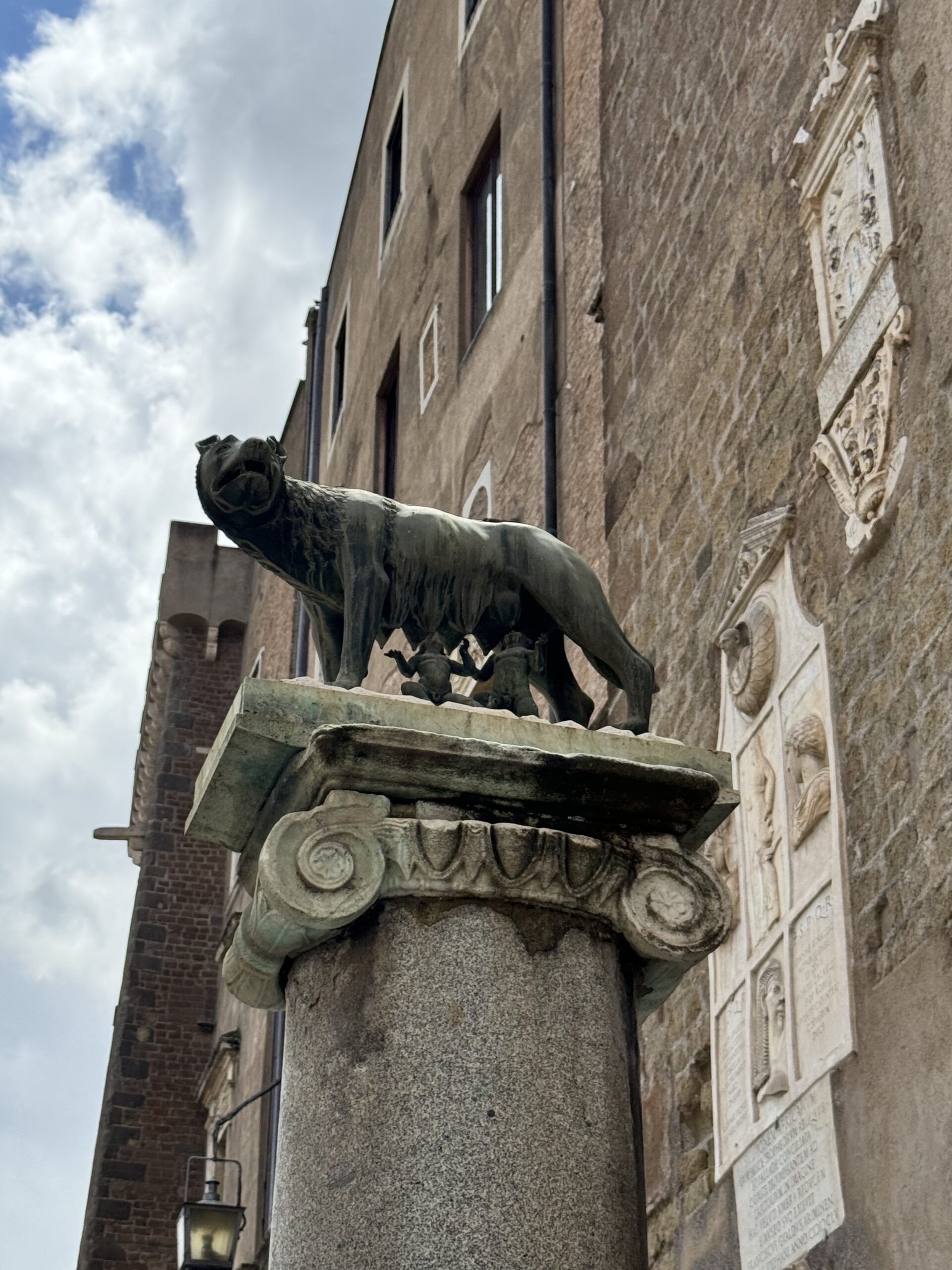 Shw wolf sculpture Rome