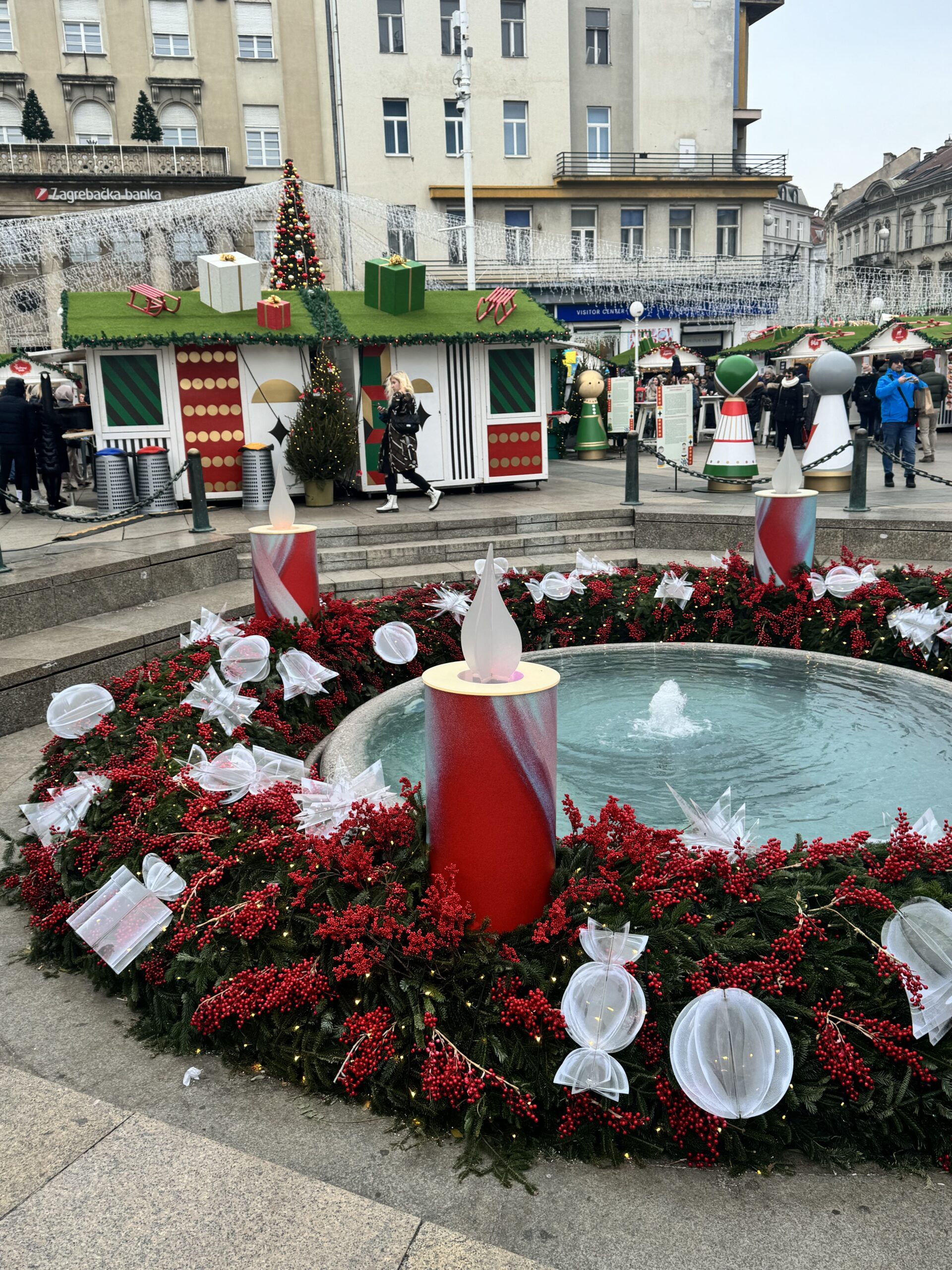 Manduševac Fountain Christmas decoration