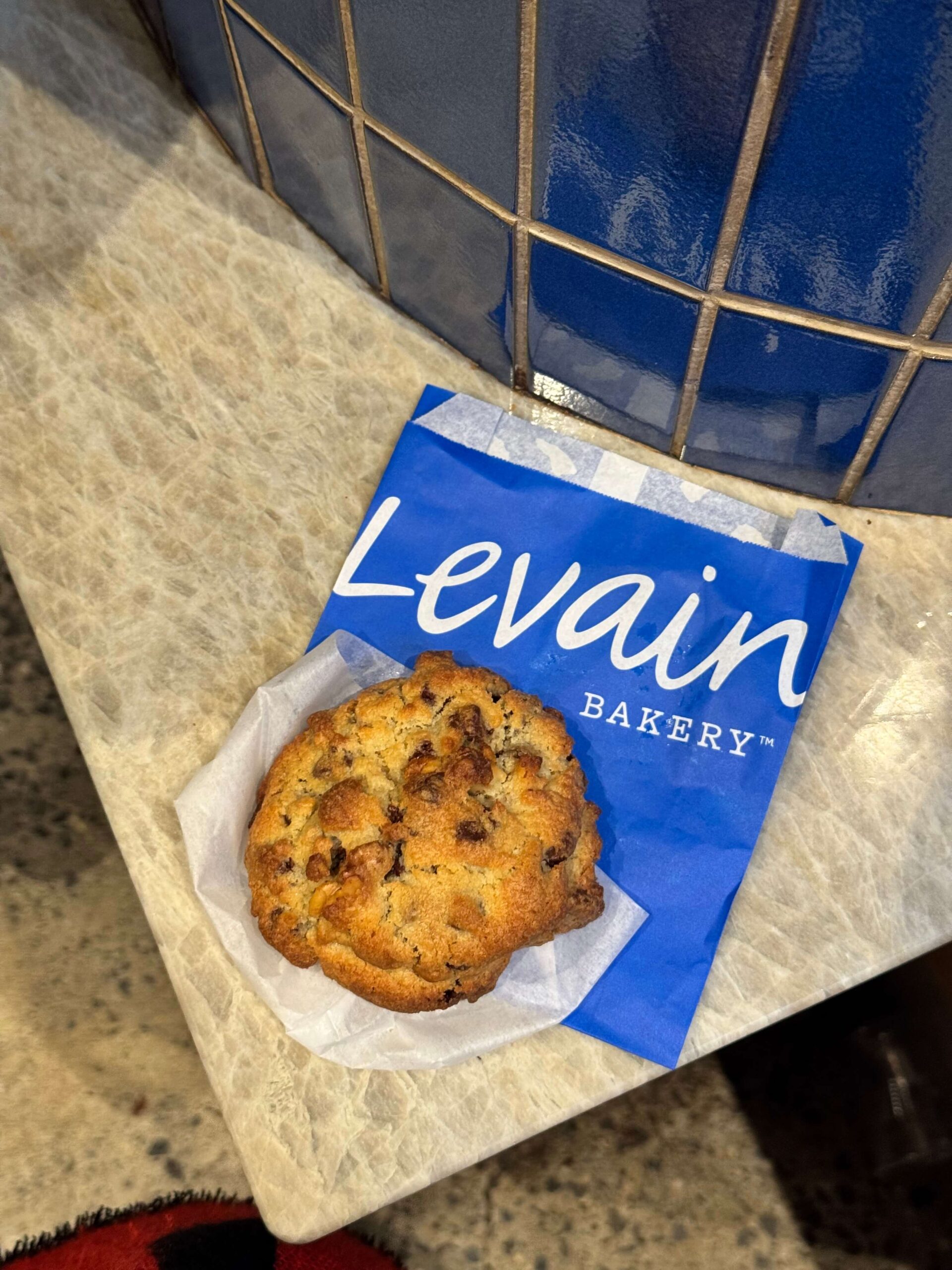 Levain bakery cookie